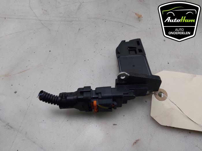 Gebruikte Luchthoeveelheidsmeter Peugeot Partner (EA//EF/EN/EU) 1.5 BlueHDi 130 Prijs € 18,15 Inclusief btw aangeboden door AutoHam