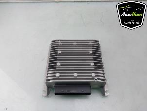 Gebruikte Radio versterker Volkswagen Up! (121) 1.0 12V 60 Prijs € 275,00 Margeregeling aangeboden door AutoHam