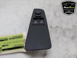 Gebruikte Ruit schakelaar elektrisch Fiat Grande Punto (199) 1.4 Prijs € 50,00 Margeregeling aangeboden door AutoHam