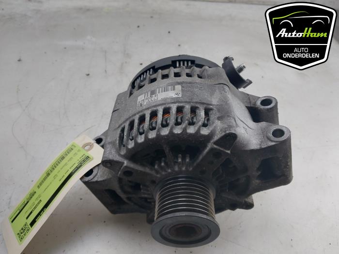 Gebruikte Dynamo BMW 5 serie (F10) 530i 24V TwinPower Turbo Prijs € 150,00 Margeregeling aangeboden door AutoHam