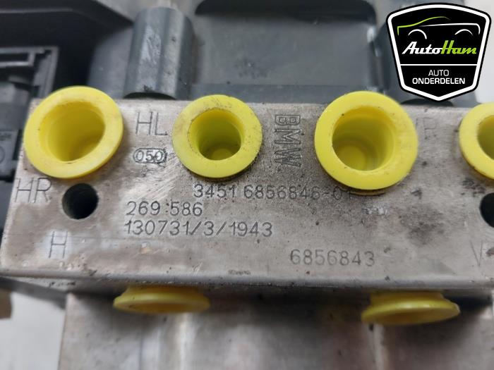 ABS Pomp van een BMW 5 serie (F10) 530i 24V TwinPower Turbo 2013