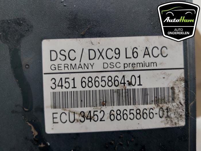 ABS Pomp van een BMW 5 serie (F10) 530i 24V TwinPower Turbo 2013