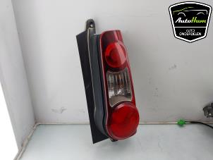 Gebruikte Achterlicht rechts Peugeot Partner (GC/GF/GG/GJ/GK) 1.6 BlueHDI 75 Prijs € 50,00 Margeregeling aangeboden door AutoHam