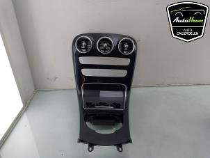 Gebruikte Middenconsoles Mercedes C Estate (S205) C-350 e 2.0 16V Prijs € 95,00 Margeregeling aangeboden door AutoHam