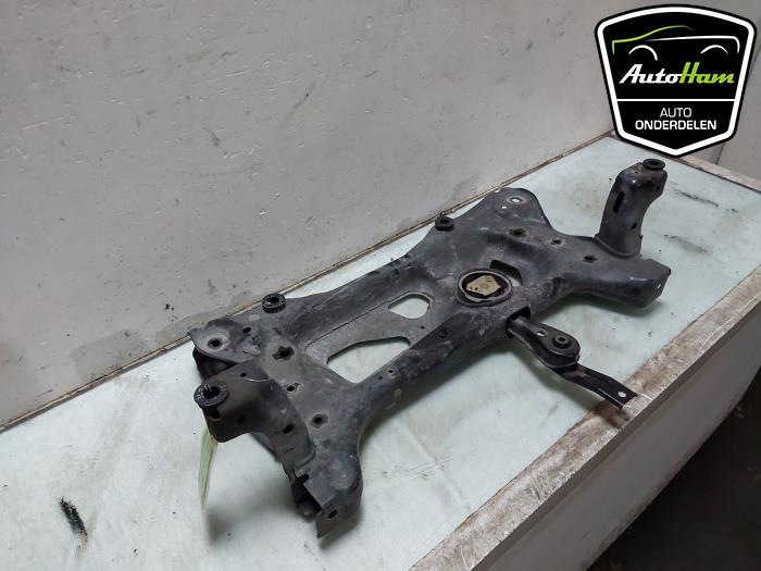 Subframe van een Volkswagen Golf VIII (CD1) 1.5 TSI BlueMotion 16V 2020