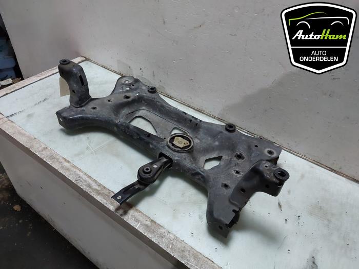 Subframe van een Volkswagen Golf VIII (CD1) 1.5 TSI BlueMotion 16V 2020