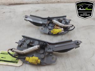 Gebruikte Motorkap Scharnier Volkswagen Tiguan (AD1) 1.4 TSI 16V Prijs € 175,00 Margeregeling aangeboden door AutoHam