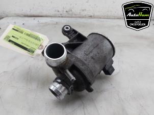 Gebruikte Waterpomp Mercedes C Estate (S205) C-350 e 2.0 16V Prijs € 125,00 Margeregeling aangeboden door AutoHam