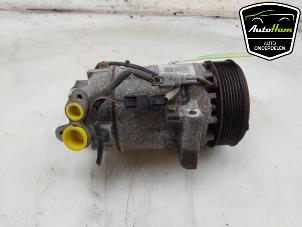 Gebruikte Aircopomp Renault Captur (2R) 1.2 TCE 16V EDC Prijs € 100,00 Margeregeling aangeboden door AutoHam