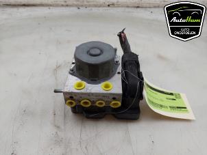 Gebruikte ABS Pomp Renault Captur (2R) 1.2 TCE 16V EDC Prijs € 40,00 Margeregeling aangeboden door AutoHam