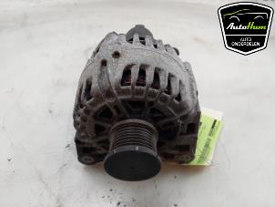 Gebruikte Dynamo Renault Captur (2R) 1.2 TCE 16V EDC Prijs € 25,00 Margeregeling aangeboden door AutoHam