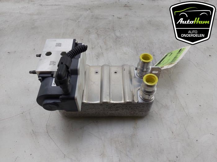 Gebruikte Airco Condensor Opel Frontera (OV24) Electric 44/54 kWh Prijs € 125,00 Margeregeling aangeboden door AutoHam