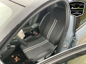 Gebruikte Interieur Bekledingsset Opel Corsa F (UB/UH/UP) 1.2 Turbo 12V 100 Prijs € 695,00 Margeregeling aangeboden door AutoHam