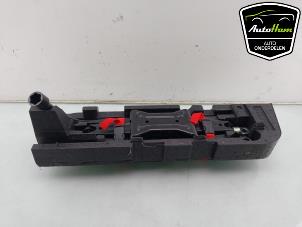 Gebruikte Krikset Ford Transit Custom 2.2 TDCi 16V Prijs € 60,50 Inclusief btw aangeboden door AutoHam