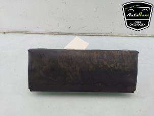 Gebruikte Knie airbag Volkswagen Golf VII Variant (AUVV) 1.0 TSI 12V BlueMotion Technology Prijs € 175,00 Margeregeling aangeboden door AutoHam