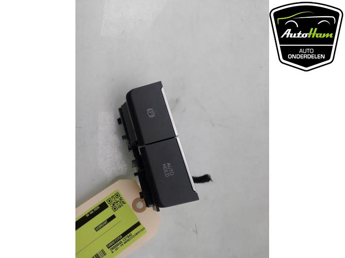 Gebruikte Schakelaar handrem Volkswagen Golf VIII (CD1) 1.5 TSI 16V Prijs € 20,00 Margeregeling aangeboden door AutoHam