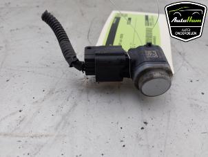 Gebruikte PDC Sensor Renault Captur II (RJB) 1.6 E-Tech 145 Prijs € 25,00 Margeregeling aangeboden door AutoHam