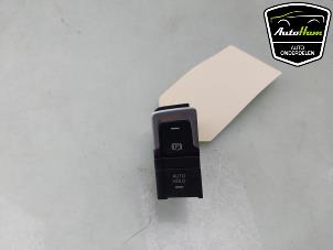 Gebruikte Handrem schakelaar Volkswagen Golf Sportsvan (AUVS) 1.4 TSI 16V Prijs € 15,00 Margeregeling aangeboden door AutoHam