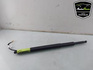 Gebruikte Achterklep motor BMW 3 serie Touring (G21) 330i 2.0 TwinPower Turbo 16V Prijs € 75,00 Margeregeling aangeboden door AutoHam