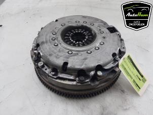 Gebruikte Vliegwiel dubbele massa Ford Transit Custom 2.0 TDCi 16V Eco Blue 130 Prijs € 211,75 Inclusief btw aangeboden door AutoHam