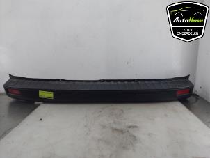 Gebruikte Bumperdeel midden-achter Ford Transit Custom 2.0 TDCi 16V Eco Blue 130 Prijs € 90,75 Inclusief btw aangeboden door AutoHam