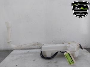 Gebruikte Ruitensproeiertank voor Ford Transit Custom 2.0 TDCi 16V Eco Blue 130 Prijs € 48,40 Inclusief btw aangeboden door AutoHam