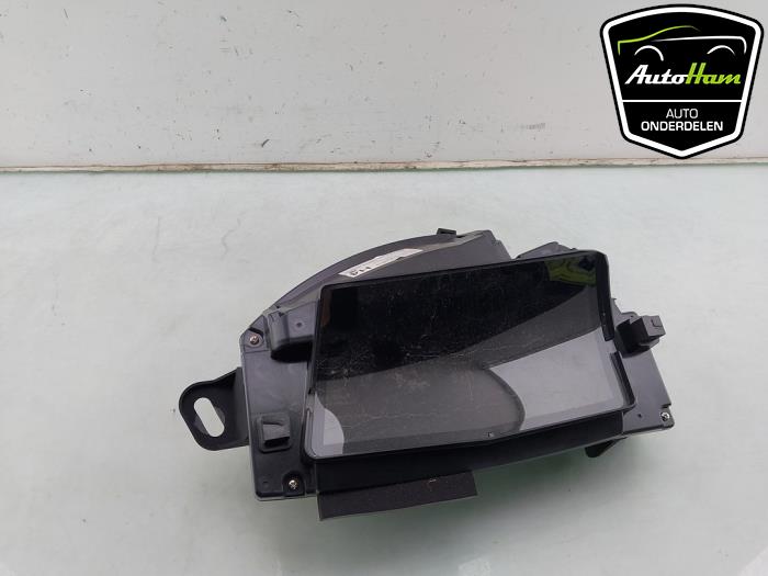 Gebruikte Head-up display Toyota Yaris IV (P21/PA1/PH1) 1.5 12V Hybrid 115 Prijs € 295,00 Margeregeling aangeboden door AutoHam