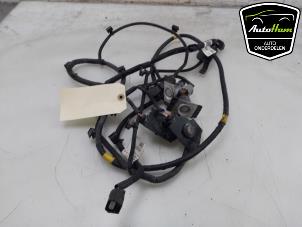 Gebruikte PDC Sensor Set Renault Arkana (RJLL) 1.6 E-Tech 145 16V Prijs € 125,00 Margeregeling aangeboden door AutoHam