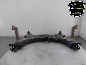Gebruikte Subframe Renault Arkana (RJLL) 1.6 E-Tech 145 16V Prijs € 350,00 Margeregeling aangeboden door AutoHam