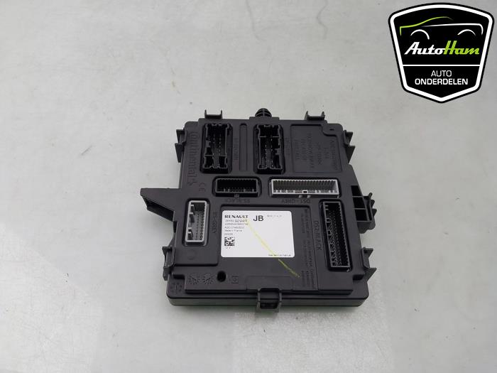 Gebruikte Bodycontrol Module Renault Megane IV Estate (RFBK) 1.3 TCE 160 16V Prijs € 125,00 Margeregeling aangeboden door AutoHam