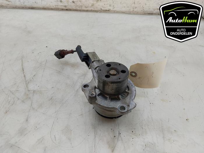 Gebruikte Waterpomp Volkswagen Passat Variant (3G5) 2.0 TDI 16V 190 Prijs € 40,00 Margeregeling aangeboden door AutoHam
