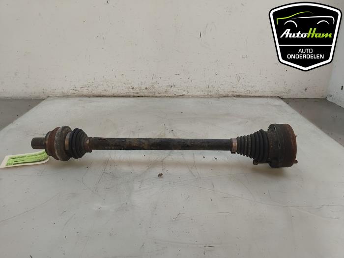 Gebruikte Aandrijfas links-achter Volkswagen Passat (3G2) 2.0 TDI BiTurbo 16V 4Motion Prijs € 60,00 Margeregeling aangeboden door AutoHam