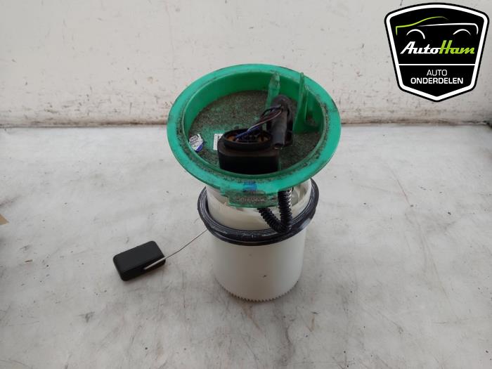 Gebruikte Tank element Pomp Volkswagen Golf VII Variant (AUVV) 1.0 TSI 12V BlueMotion Technology Prijs € 50,00 Margeregeling aangeboden door AutoHam