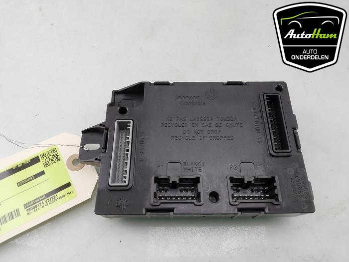 Gebruikte Bodycontrol Module Renault Captur I (2R) 1.2 TCE 16V EDC Prijs € 95,00 Margeregeling aangeboden door AutoHam