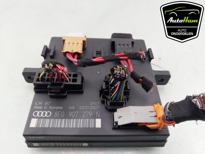 Gebruikte Computer Body Control Audi A4 Avant (B7) 2.0 20V Prijs € 75,00 Margeregeling aangeboden door AutoHam
