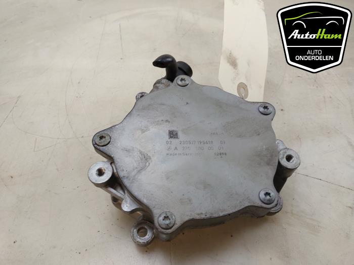 Gebruikte Vacuumpomp Rembekrachtiging Mercedes CLA (117.3) 1.6 CLA-180 16V Prijs € 20,00 Margeregeling aangeboden door AutoHam