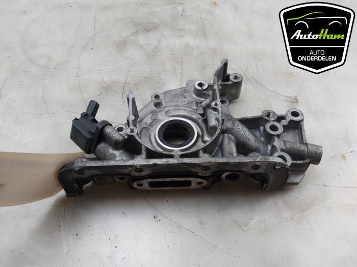Gebruikte Oliepomp Volkswagen Golf VIII (CD1) 1.5 eTSI 16V Prijs € 95,00 Margeregeling aangeboden door AutoHam