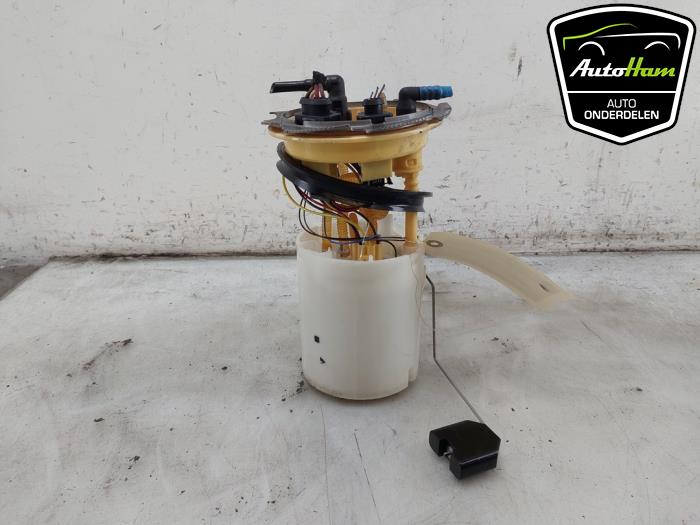 Gebruikte Tank element Pomp Volkswagen Touran (5T1) 1.6 TDI SCR BlueMotion Technology Prijs € 75,00 Margeregeling aangeboden door AutoHam
