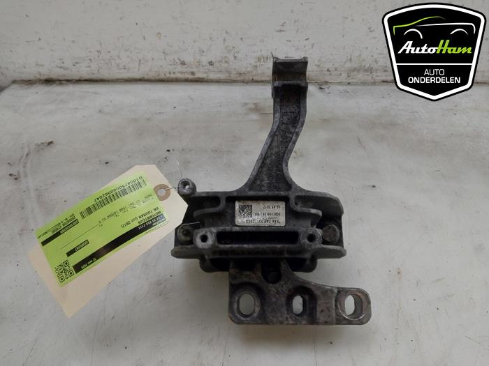 Gebruikte Motorrubber Volkswagen Touran (5T1) 1.6 TDI SCR BlueMotion Technology Prijs € 25,00 Margeregeling aangeboden door AutoHam