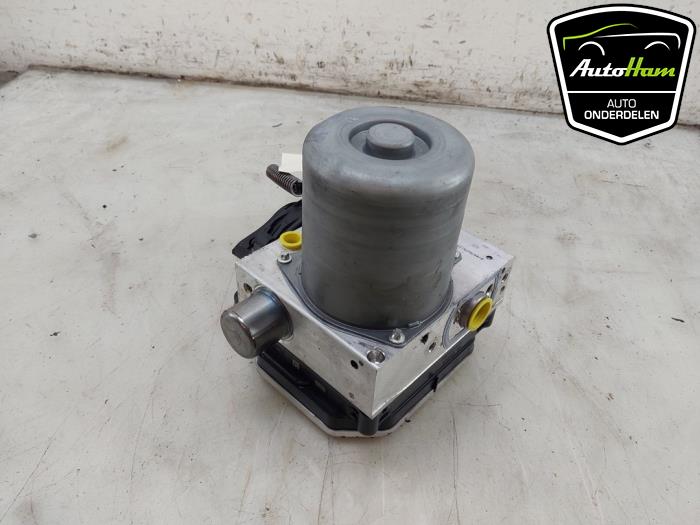 ABS Pomp van een BYD Seal U 1.5 DM-I FWD 2025