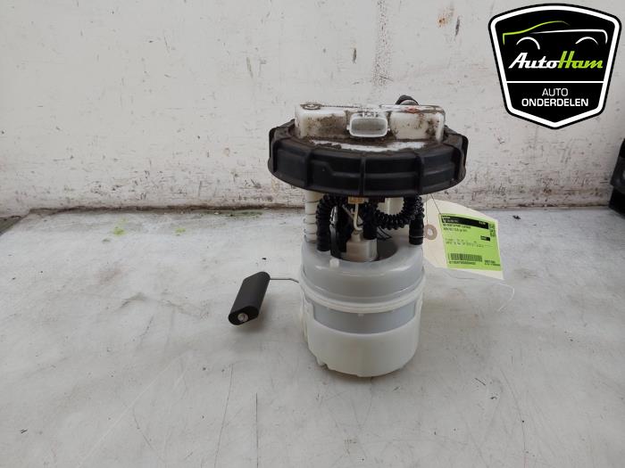 Gebruikte Tank element Pomp Renault Clio IV Estate/Grandtour (7R) 1.2 TCE 16V GT EDC Prijs € 45,00 Margeregeling aangeboden door AutoHam