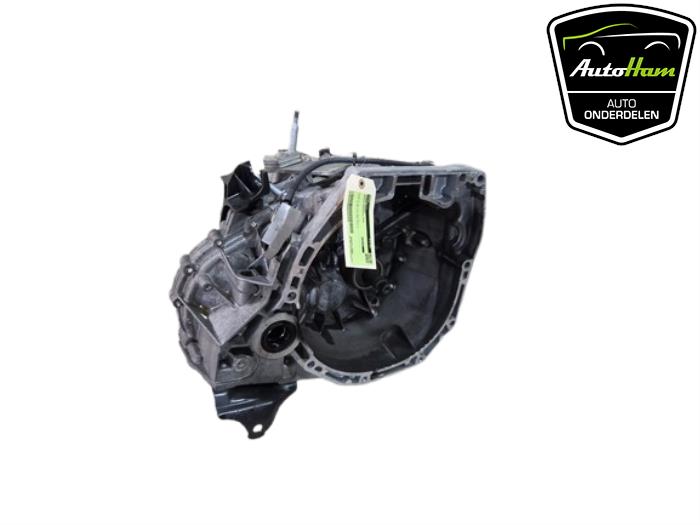 Gebruikte Versnellingsbak Renault Captur I (2R) 1.2 TCE 16V EDC Prijs € 600,00 Margeregeling aangeboden door AutoHam