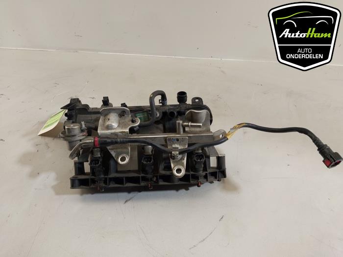 Gebruikte Inlaatspruitstuk Renault Captur I (2R) 0.9 Energy TCE 12V Prijs € 75,00 Margeregeling aangeboden door AutoHam