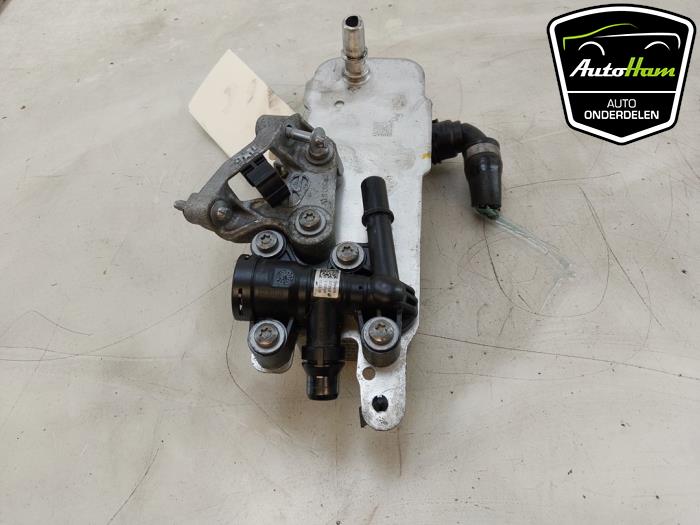 Gebruikte Oliekoeler BMW 5 serie Touring (G31) 523d 2.0 TwinPower Turbo 16V Prijs € 50,00 Margeregeling aangeboden door AutoHam