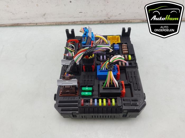 Gebruikte Bodycontrol Module Opel Corsa F (UB/UH/UP) 1.2 Turbo 12V 100 Hybrid Prijs € 150,00 Margeregeling aangeboden door AutoHam