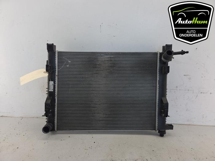 Gebruikte Radiateur Renault Captur I (2R) 0.9 Energy TCE 12V Prijs € 35,00 Margeregeling aangeboden door AutoHam