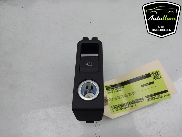 Gebruikte Handrem schakelaar Audi A3 Sportback (8YA) 1.5 40 TFSIe 16V Prijs € 20,00 Margeregeling aangeboden door AutoHam