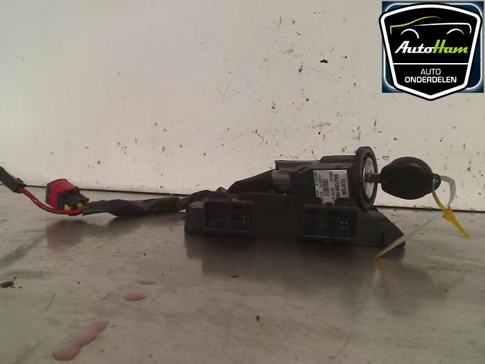 Gebruikte Kontaktslot + computer Peugeot 206 (2A/C/H/J/S) 1.9 D Prijs € 50,00 Margeregeling aangeboden door AutoHam