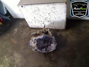 Gebruikte Versnellingsbak Peugeot 206+ (2L/M) 1.1 XR,XS Prijs € 115,00 Margeregeling aangeboden door AutoHam