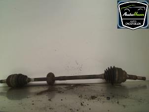 Gebruikte Aandrijfas rechts-voor Opel Zafira (F75) 2.0 DTI 16V Prijs € 20,00 Margeregeling aangeboden door AutoHam